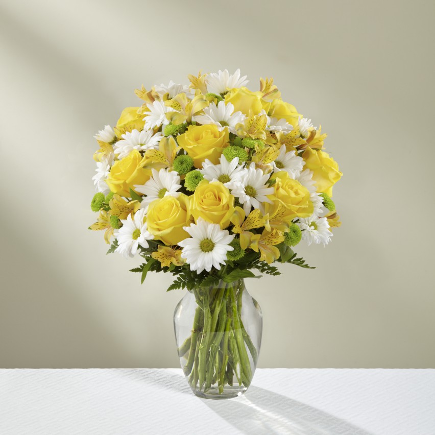 The FTD® Sunny Sentiments™ Bouquet – Indio Florist, Indio CA