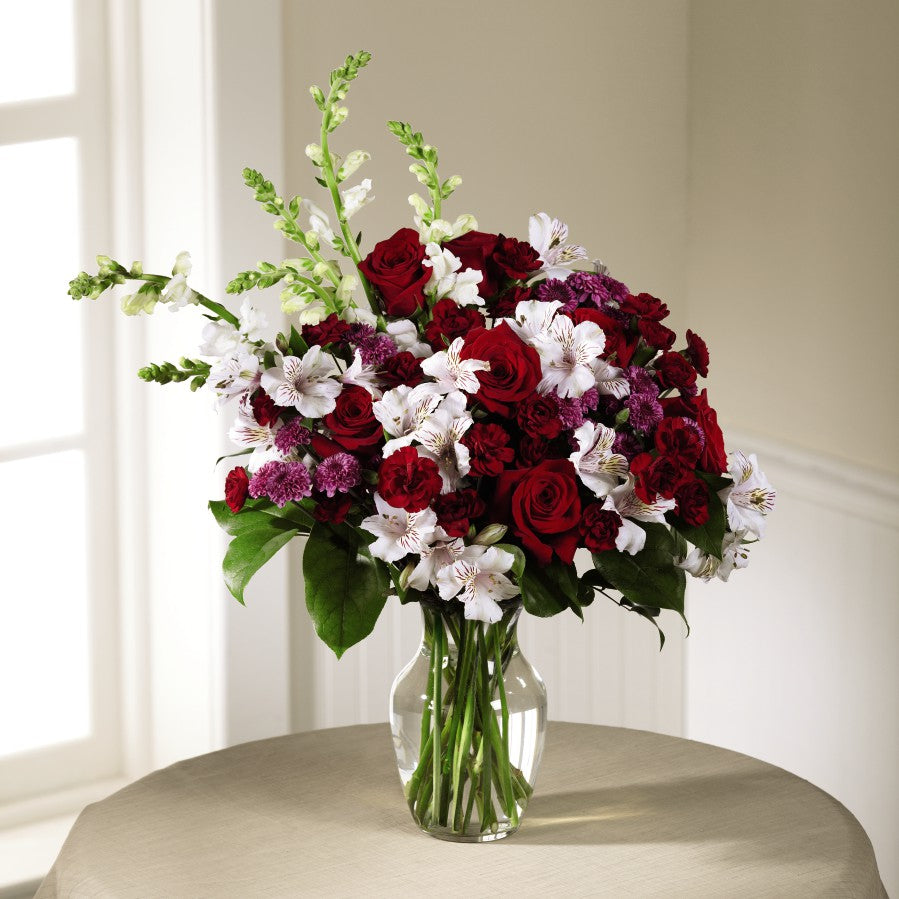 The FTD¨ Dramatic Effectsª Bouquet