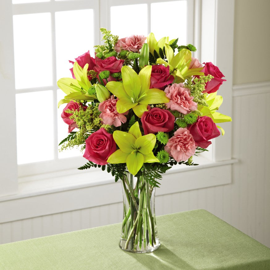 The FTD¨ Bright & Beautifulª Bouquet