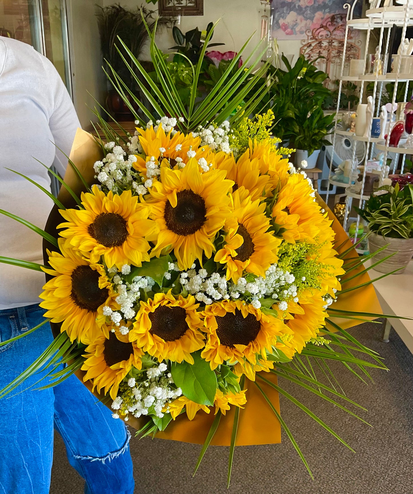 Sonrisas de Girasol Bloom Wrap – Indio Florist, Indio CA