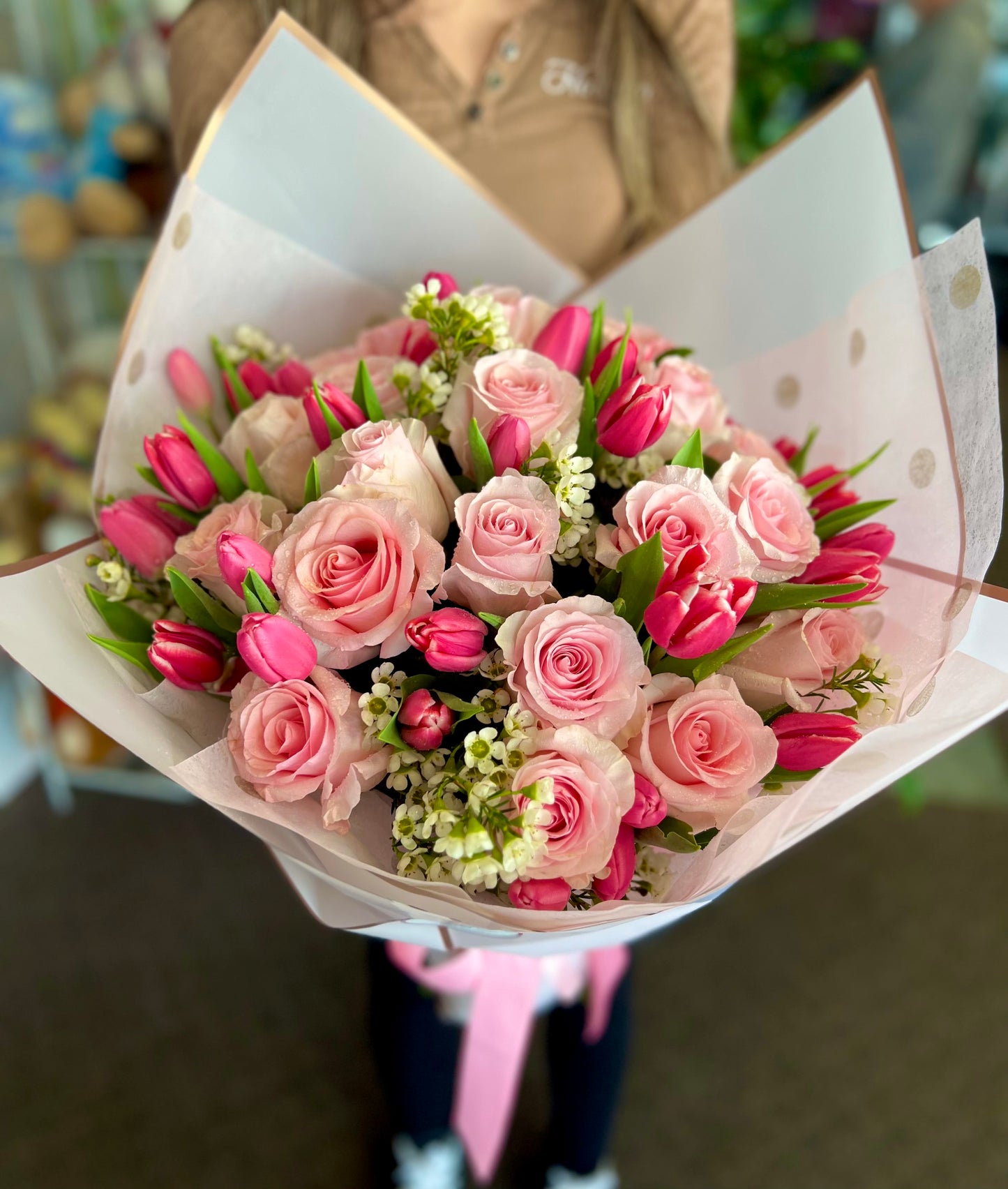 Encantamiento Rosa Bloom Wrap – Indio Florist, Indio CA