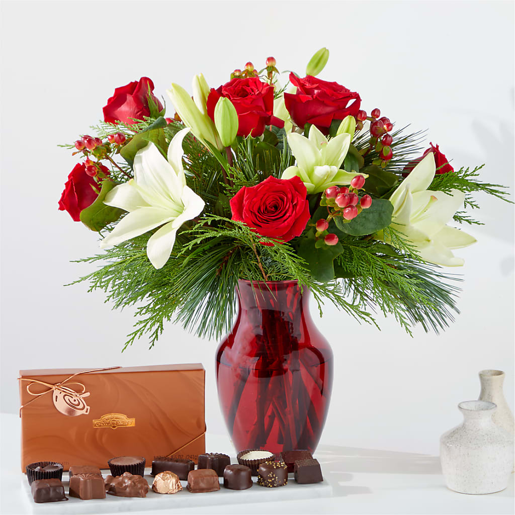 Evergreen Delight Bouquet and Chocolate Gift Set – Indio Florist, Indio CA