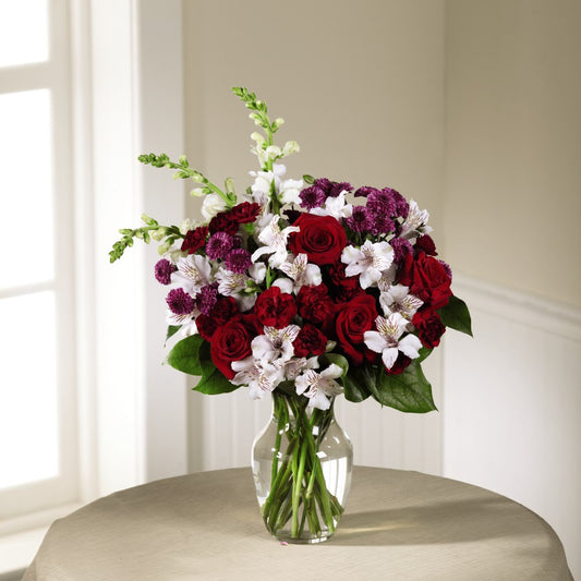 The FTD¨ Dramatic Effectsª Bouquet