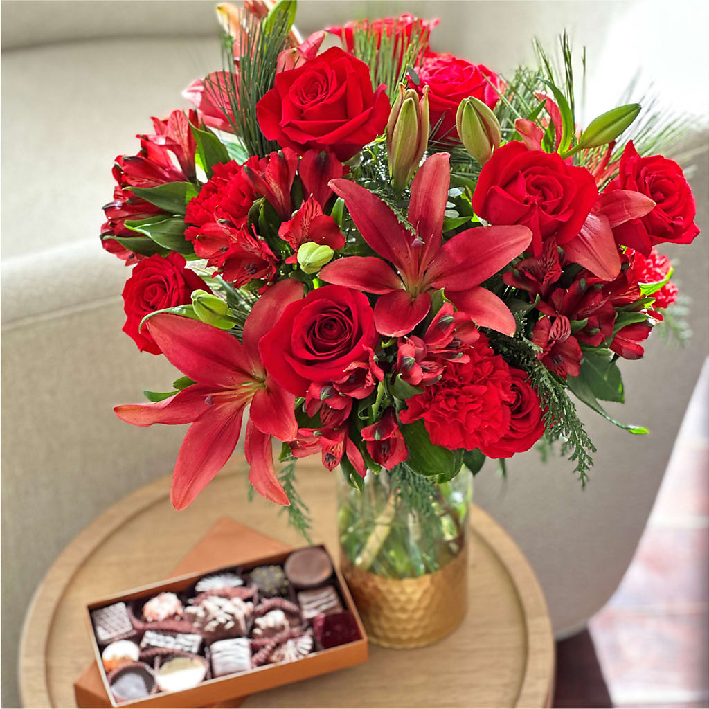 Tidings of Joy Bouquet and Chocolate Gift Set –  Indio Florist, Indio CA