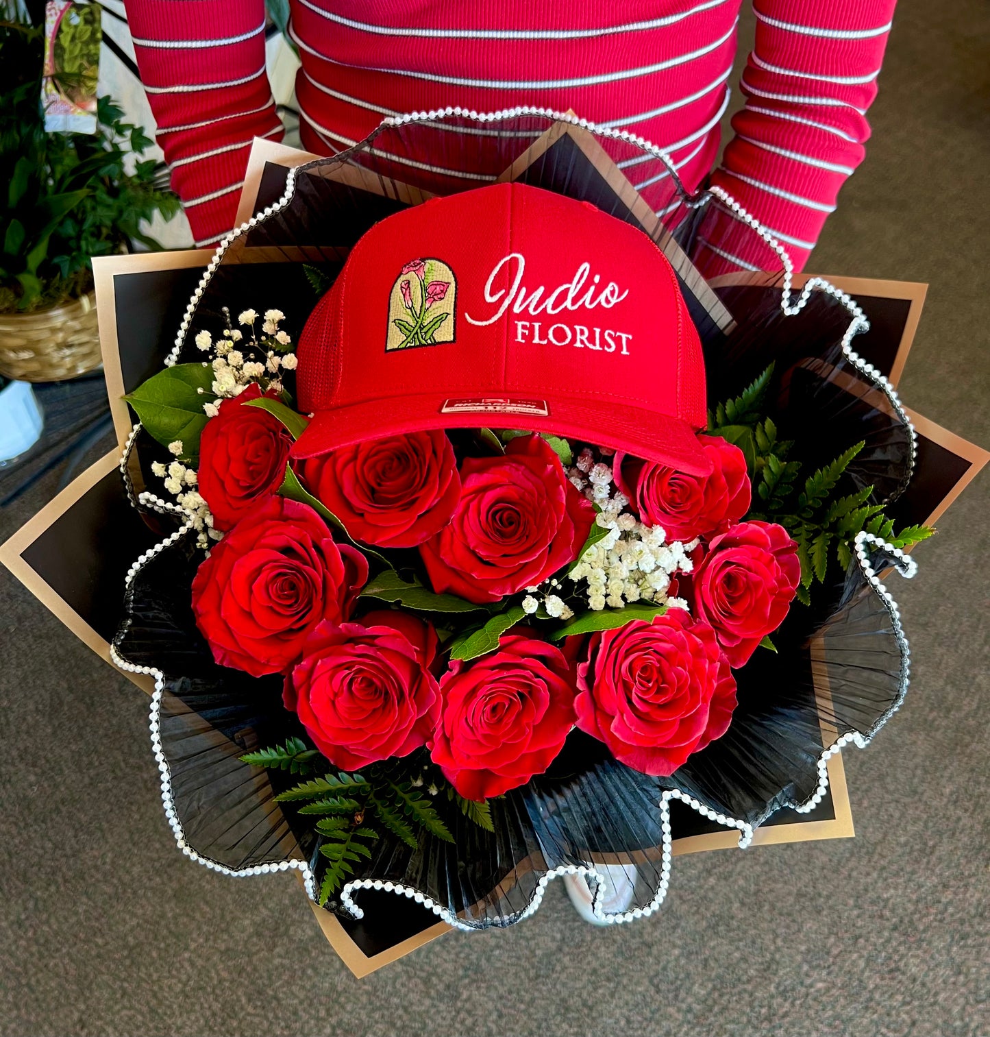 Indio Florist Hat Rose Bouquet