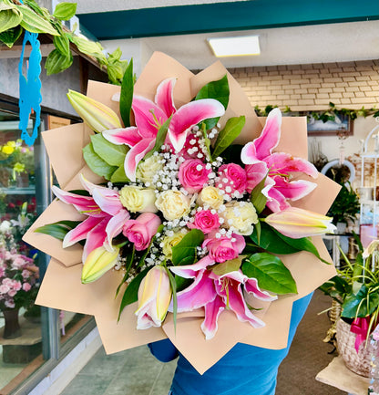 Lovely Lily Bloom Wrap –  Indio Florist, Indio CA