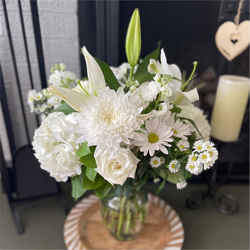 Classic Ivory – A Florist Original –  Indio Florist, Indio CA